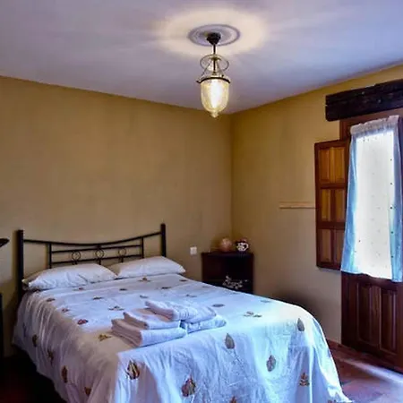 Holiday home Spacious House In With Garden Segovia