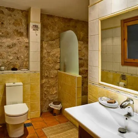 Holiday home Spacious House In With Garden Segovia